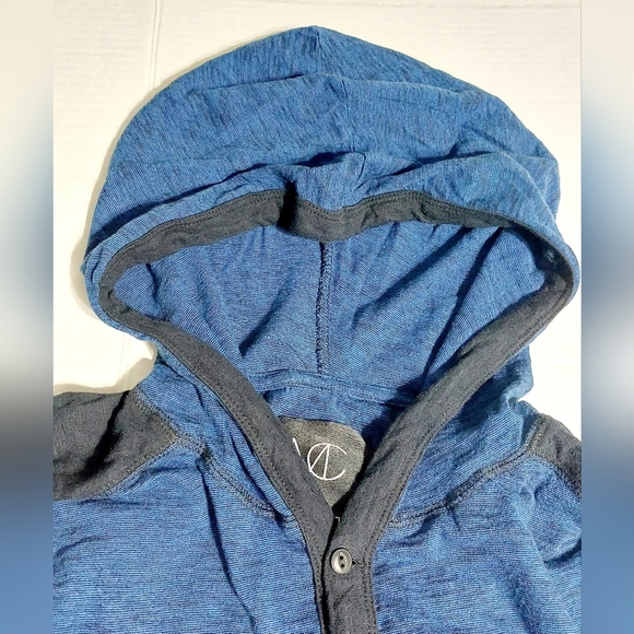 ⭐️3/$15 Modern Culture 4X Long Sleeve 100% Cotton Blue and Black Hooded Shirt - Picture 6 of 10